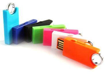 Výsuvné USB s krožkem